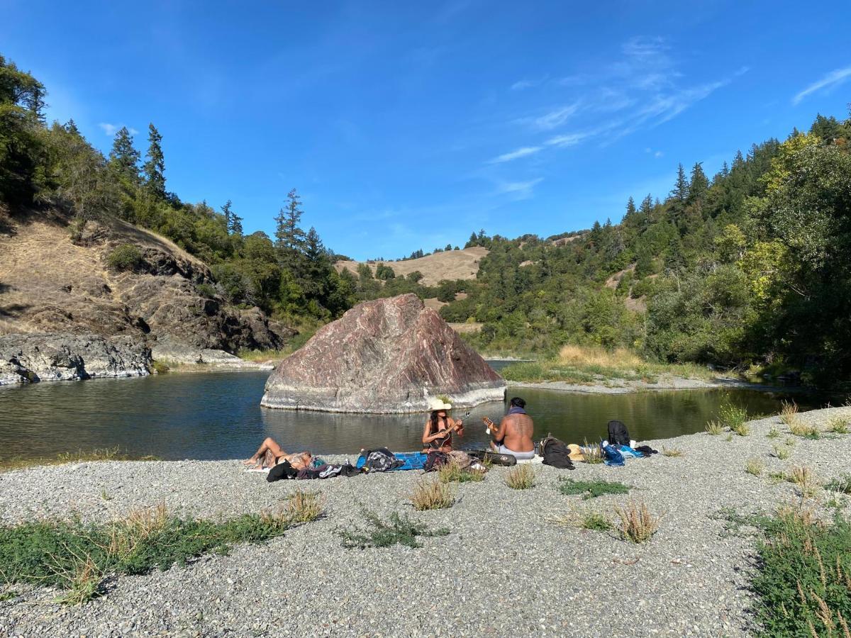 Glamping In The Redwoods With A Hot Tub! Otel Garberville Dış mekan fotoğraf